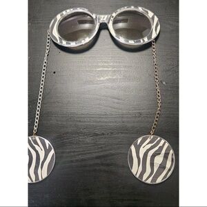Je Dol Sunglasses Rare Zebra Stripe Pendant Earrings *Vintage* 1970s Zebra